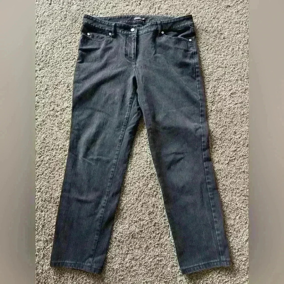 J. MacLaughlin Mid-Rise Straight Leg Black Denim Jeans Size 10 Ankle Length - Picture 1 of 3